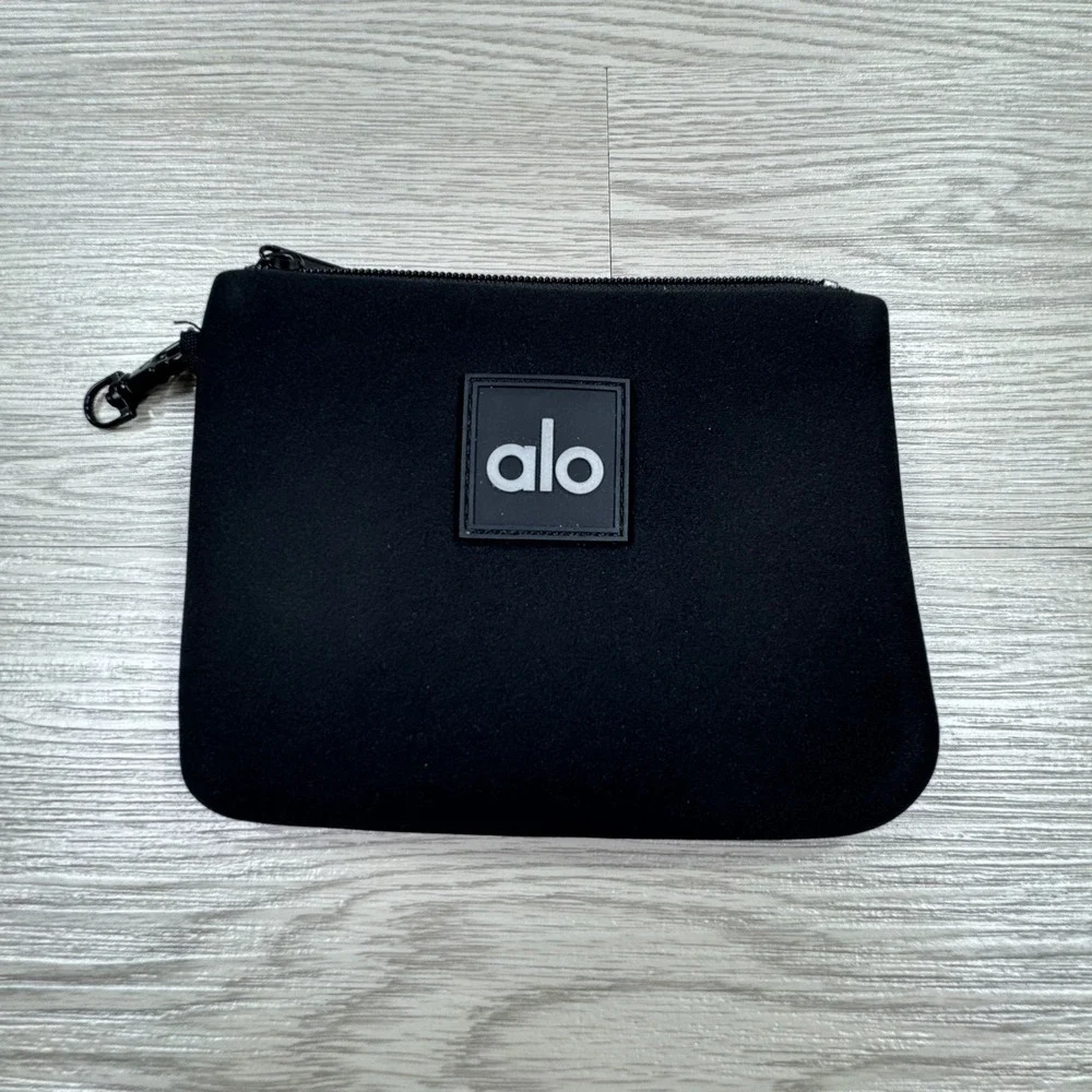 Alo Yoga Women's Pouch Neoprene Zip Wallet Cosmetic Bag Black LIKE NEW